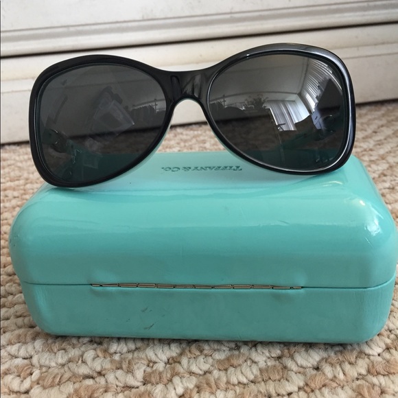 Tiffany BlueShades: Classic Glamour - Picture 6 of 8